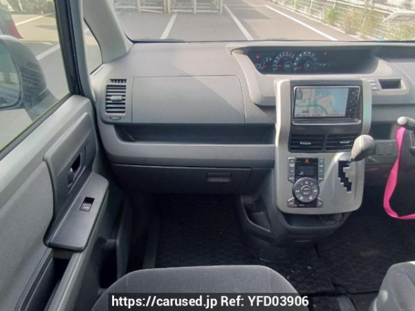 Used 2010 AT toyota noah ZRR70G Image[18]