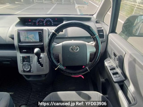 Used 2010 AT toyota noah ZRR70G Image[19]