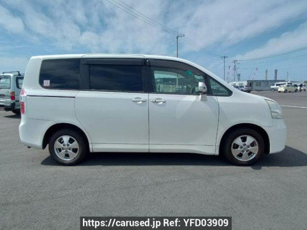 Used 2007 AT toyota noah ZRR70G Image[7]