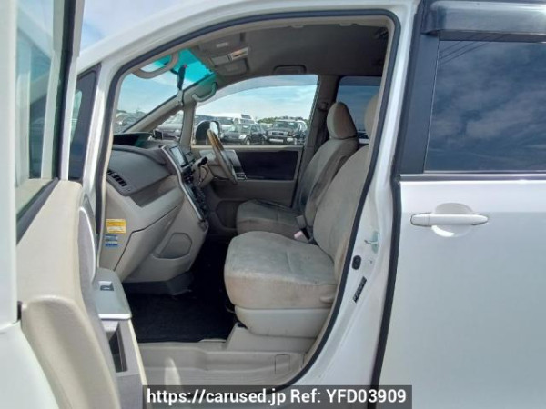 Used 2007 AT toyota noah ZRR70G Image[13]