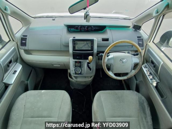 Used 2007 AT toyota noah ZRR70G Image[17]