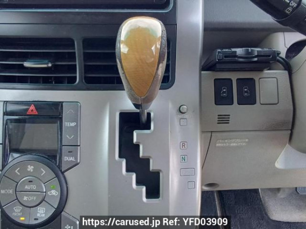 Used 2007 AT toyota noah ZRR70G Image[22]