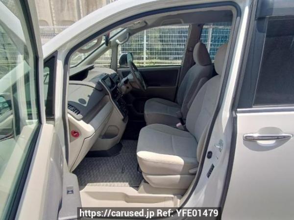 Used 2009 AT toyota noah ZRR70G Image[13]