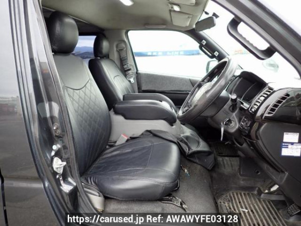 Used 2005 AT toyota regiusace-van KDH200V Image[12]