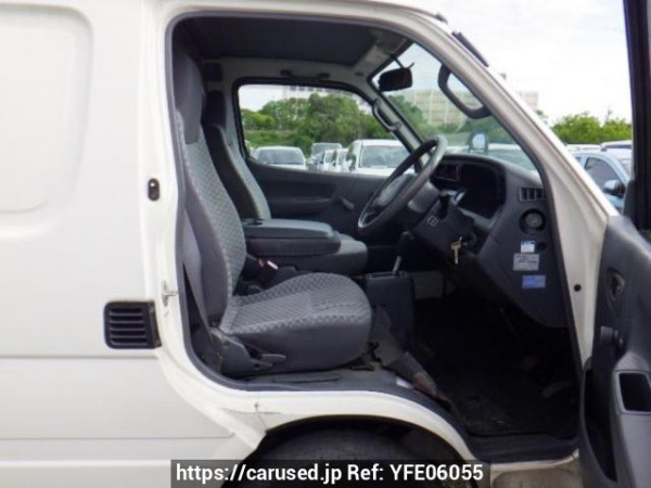 Used 2004 AT toyota hiace-van TRH112V Image[11]