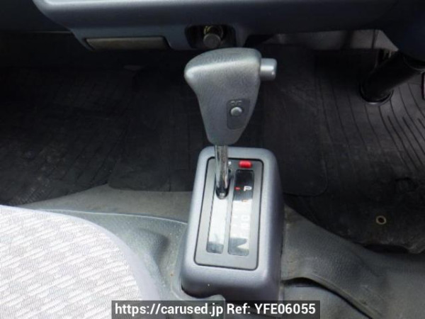 Used 2004 AT toyota hiace-van TRH112V Image[17]