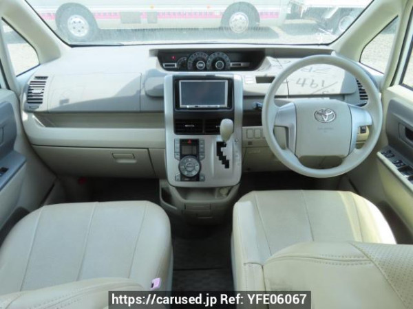 Used 2009 AT toyota noah ZRR70G Image[17]