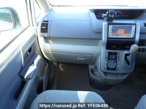 Used 2010 AT toyota noah ZRR70G Image[17]