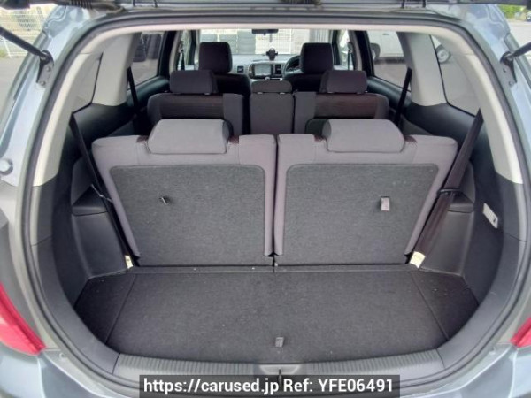 Used 2004 AT toyota wish ZNE10G Image[8]