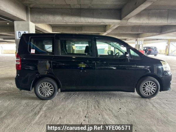 Used 2010 AT toyota noah ZRR70G Image[7]