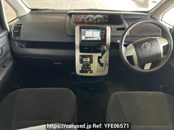 Used 2010 AT toyota noah ZRR70G Image[20]