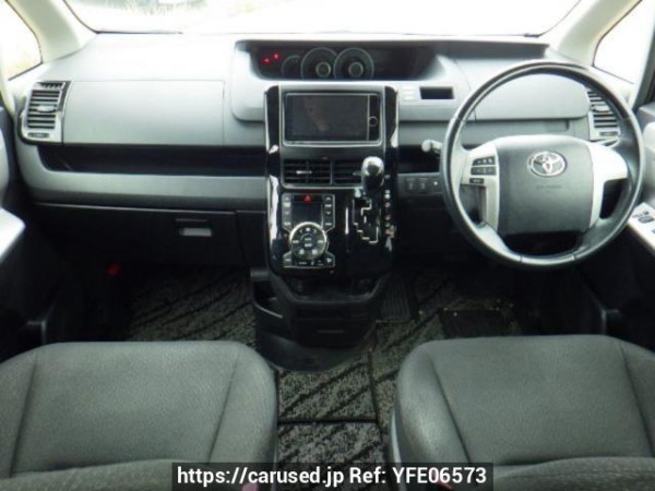 Used 2013 AT toyota noah ZRR70G Image[17]