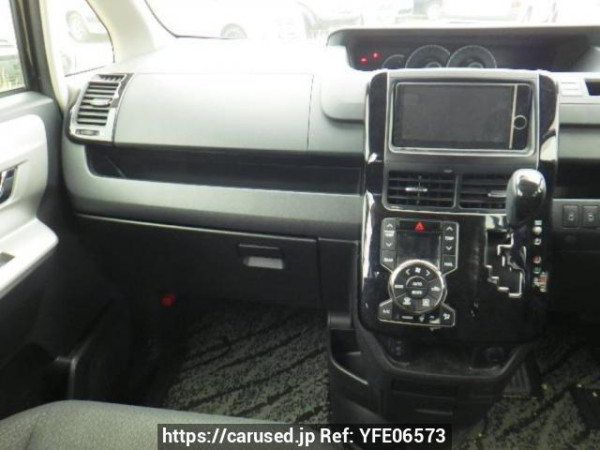 Used 2013 AT toyota noah ZRR70G Image[18]