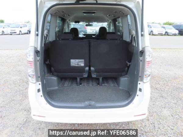 Used 2009 AT toyota voxy ZRR70W Image[8]