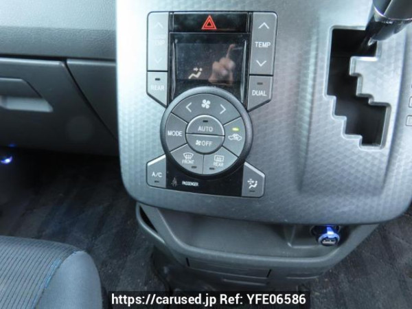 Used 2009 AT toyota voxy ZRR70W Image[21]