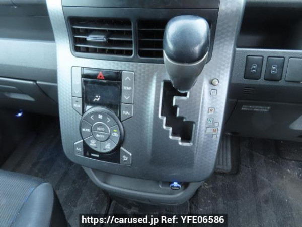 Used 2009 AT toyota voxy ZRR70W Image[22]