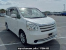Toyota Noah ZRR70G