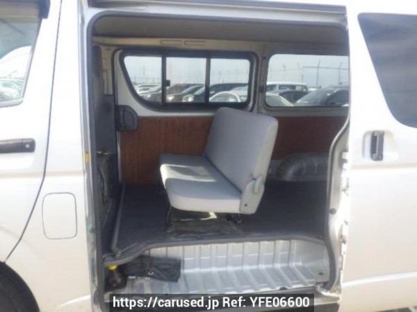 Used 2006 AT toyota regiusace-van KDH200V Image[14]
