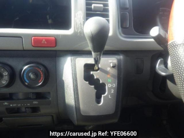 Used 2006 AT toyota regiusace-van KDH200V Image[19]