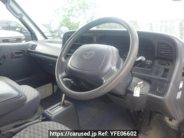 Used 2002 AT toyota regiusace-van RZH112V Image[15]