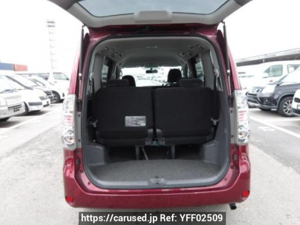 Used 2008 AT toyota voxy ZRR70G Image[7]