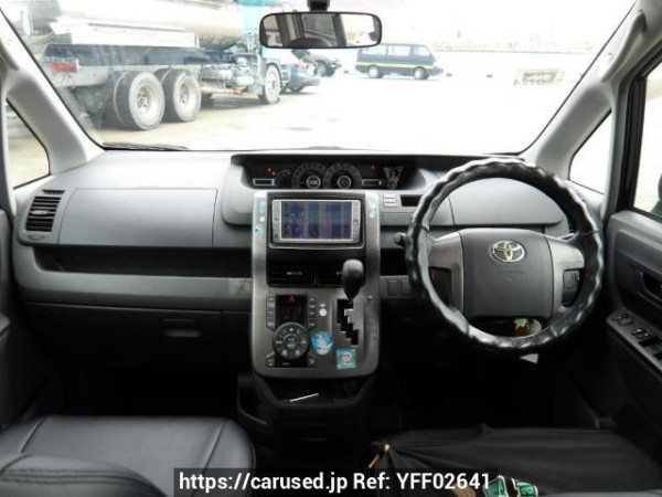 Used 2009 AT toyota noah ZRR70G Image[18]