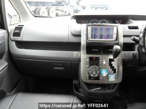 Used 2009 AT toyota noah ZRR70G Image[19]