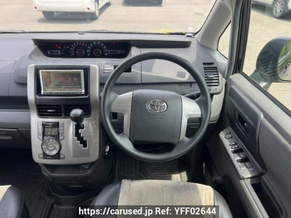 Used 2010 AT toyota noah ZRR70G Image[18]