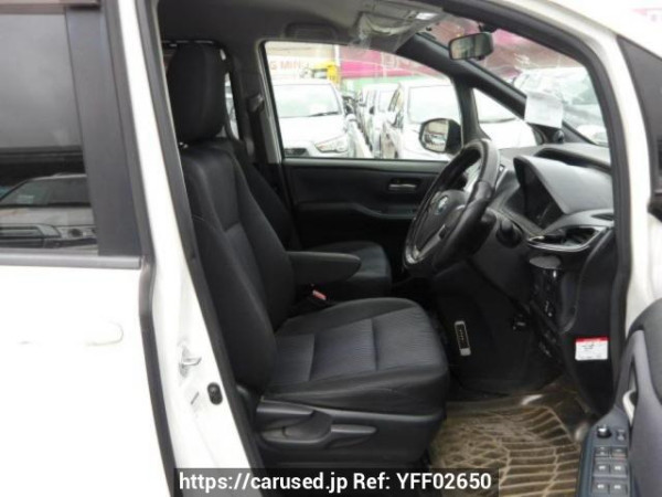 Used 2015 AT toyota noah ZRR80W Image[11]
