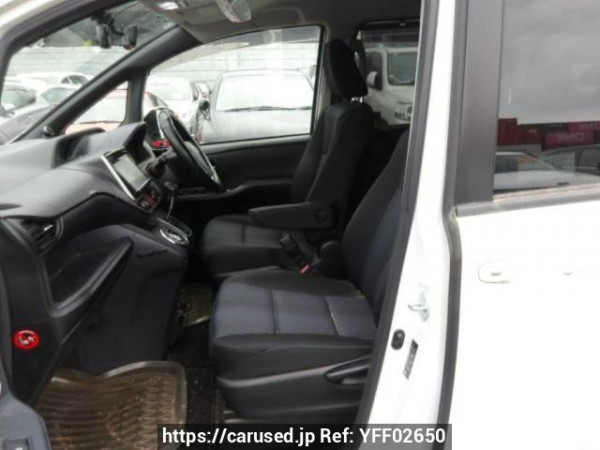Used 2015 AT toyota noah ZRR80W Image[12]