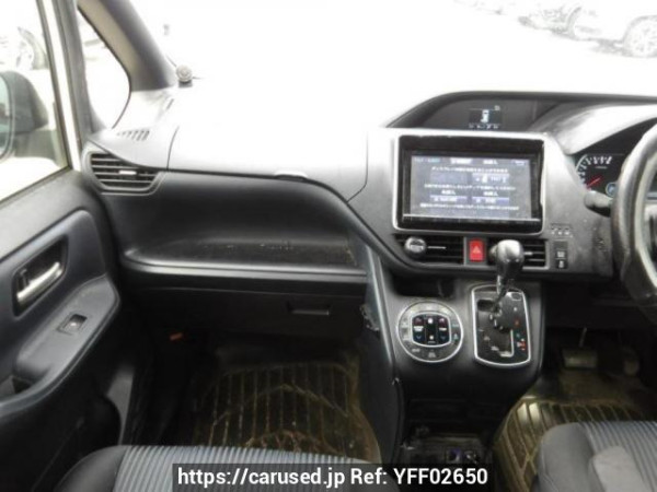 Used 2015 AT toyota noah ZRR80W Image[17]
