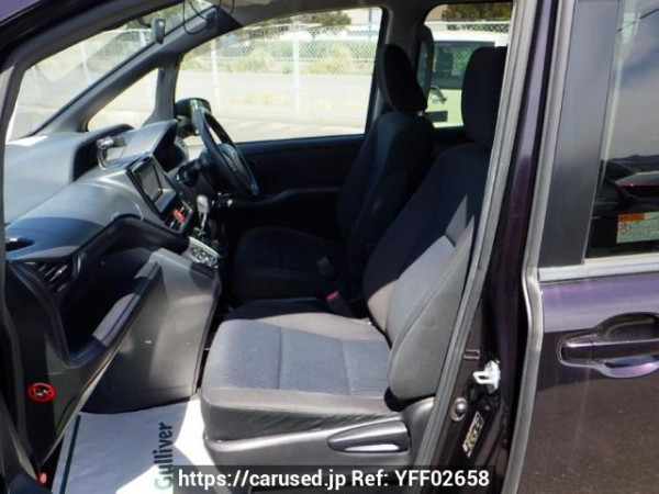 Used 2014 AT toyota noah ZRR80G Image[13]