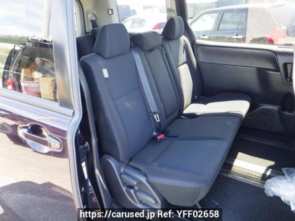 Used 2014 AT toyota noah ZRR80G Image[14]