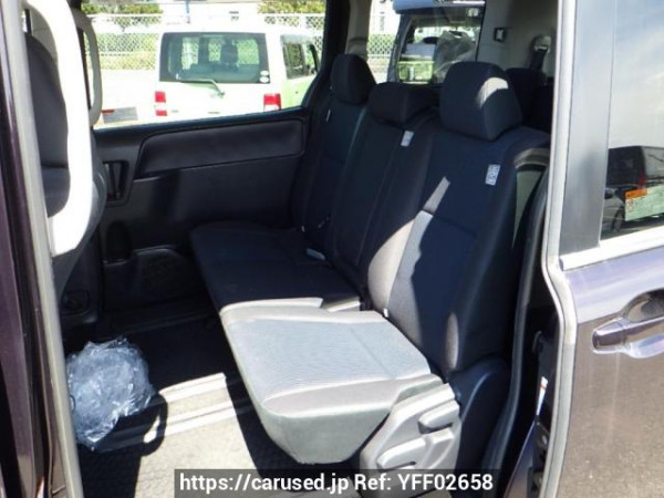 Used 2014 AT toyota noah ZRR80G Image[15]