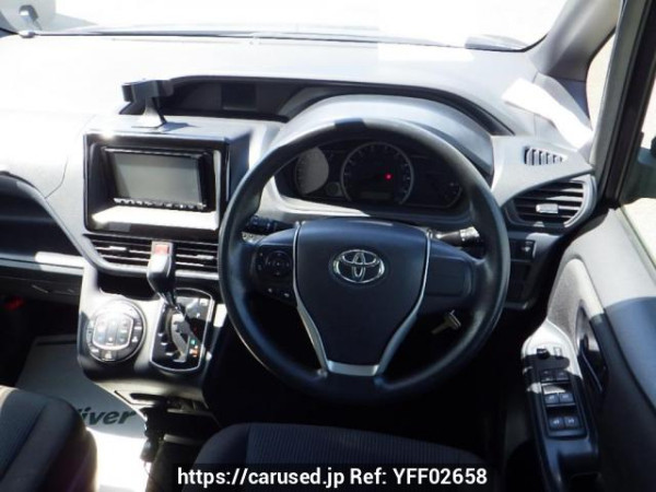 Used 2014 AT toyota noah ZRR80G Image[19]
