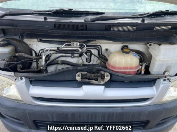 Used 2005 MT toyota hiace-van TRH200V Image[8]