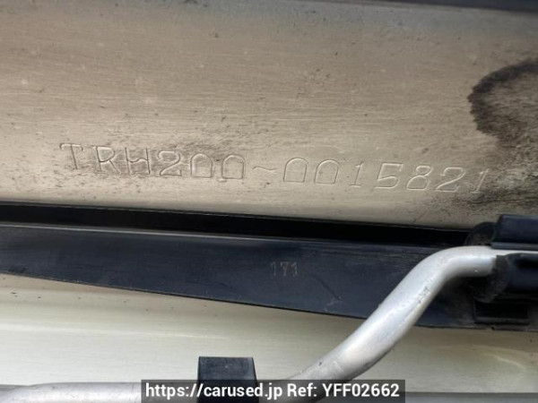Used 2005 MT toyota hiace-van TRH200V Image[9]