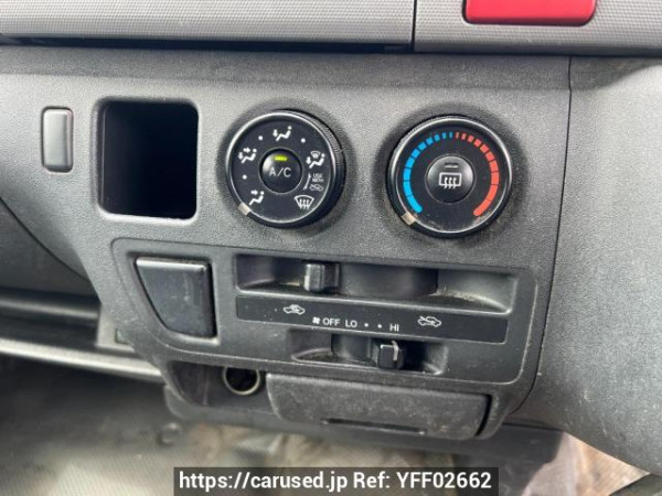 Used 2005 MT toyota hiace-van TRH200V Image[19]