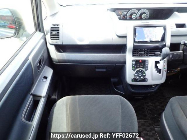 Used 2012 AT toyota noah ZRR70G Image[15]