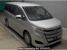 Toyota Noah ZWR80G