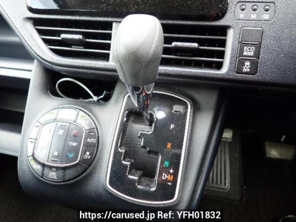 Used 2014 AT toyota noah ZRR80G Image[26]
