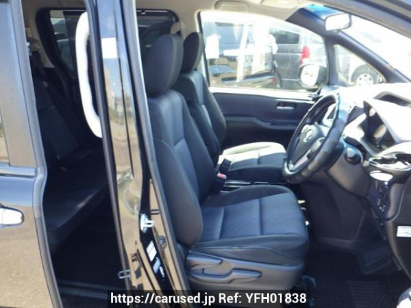 Used 2014 AT toyota noah ZRR80W Image[12]