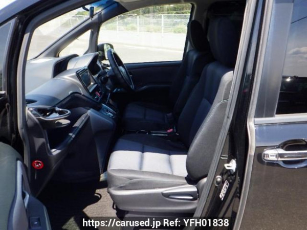 Used 2014 AT toyota noah ZRR80W Image[13]