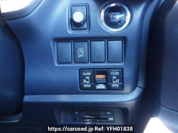 Used 2014 AT toyota noah ZRR80W Image[29]
