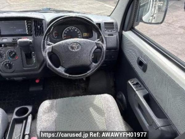 Used 2017 AT toyota townace-van S402M Image[18]