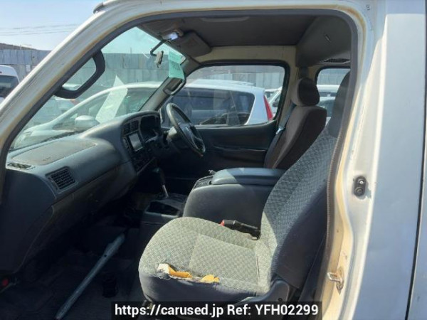 Used 2001 AT toyota hiace-wagon RZH111G Image[9]