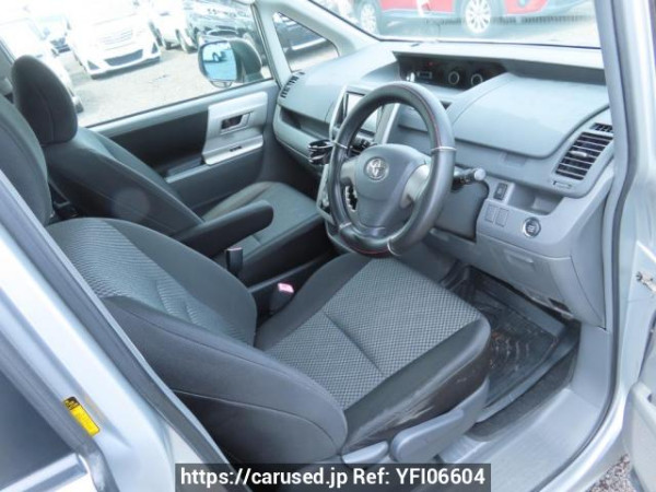 Used 2007 AT toyota noah ZRR75W Image[13]
