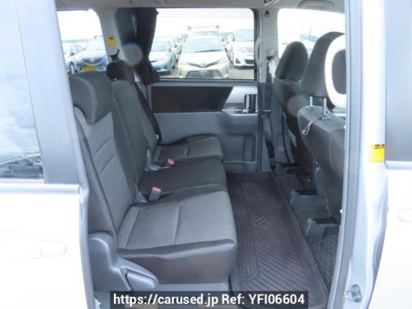 Used 2007 AT toyota noah ZRR75W Image[17]