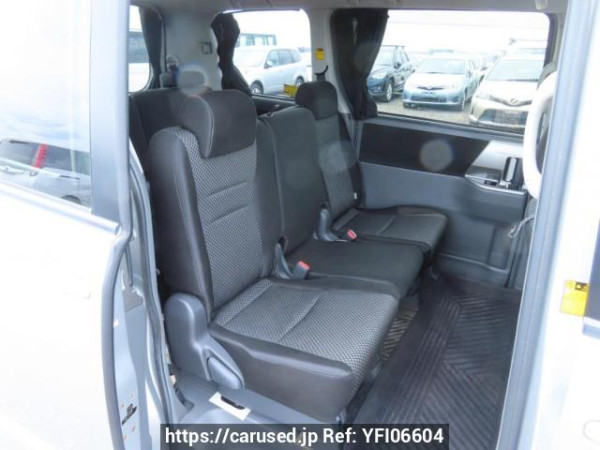 Used 2007 AT toyota noah ZRR75W Image[18]