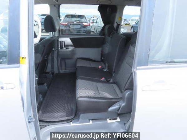 Used 2007 AT toyota noah ZRR75W Image[19]